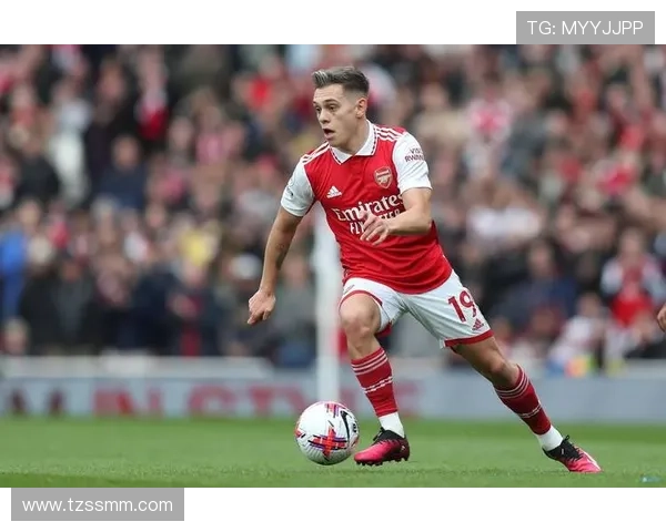 特罗萨德在高位压迫中的战术作用解析