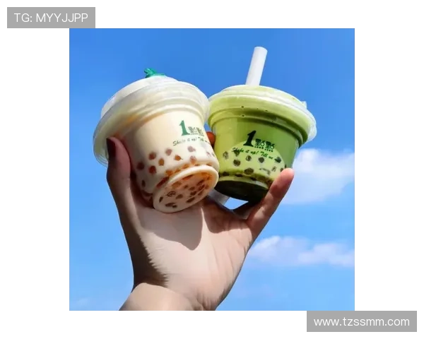 张雨霏训练完顺手买个包，我加班三天才够一杯奶茶钱